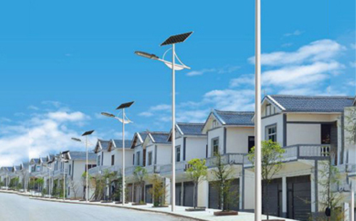 双湖太阳能路灯配置与在乡村道路照明中的应用