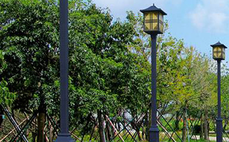 太阳能双湖庭院灯价格为何差三倍？关键看这几点